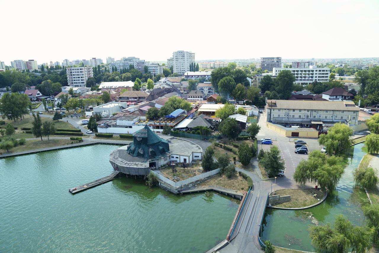 Ramada By Wyndham Constanta Hotel Exterior photo